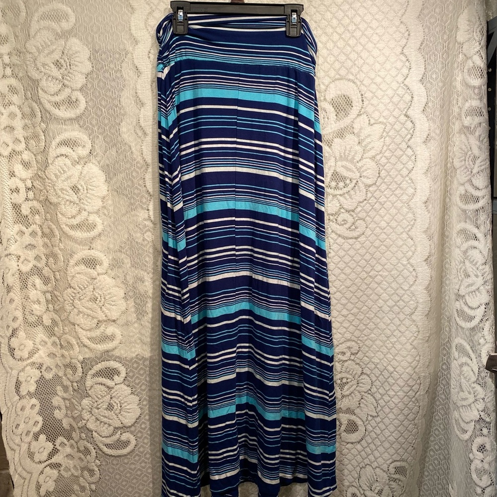 Women’s skirt - Picture 3 of 3